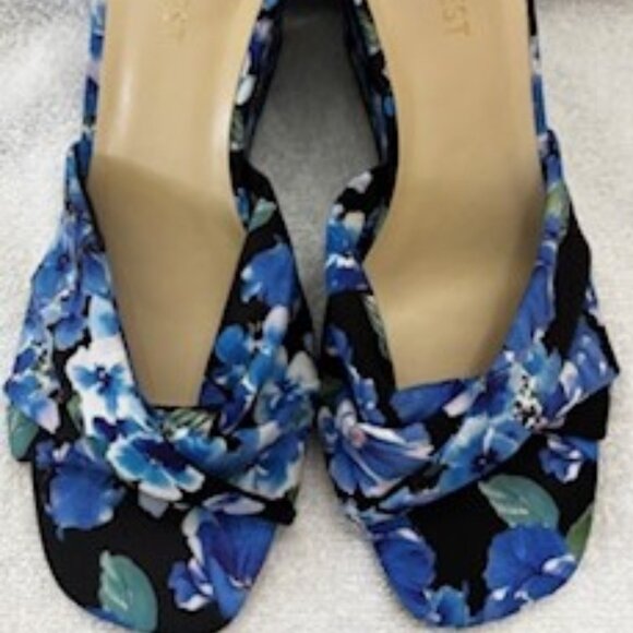 Nine West wedge slides in blue floral textile NWOT Size 8 - Picture 1 of 9